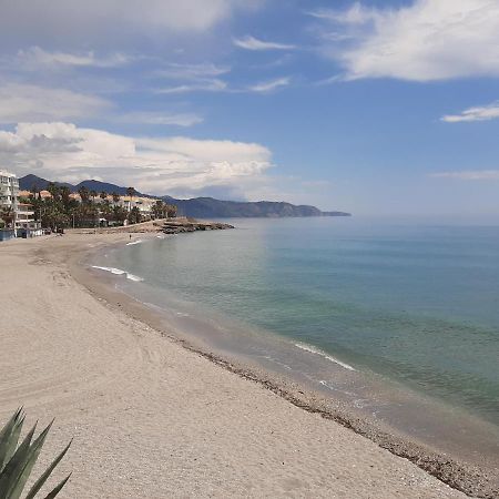 Playa Torecilla Beachfront Apartment Nerja Exterior foto