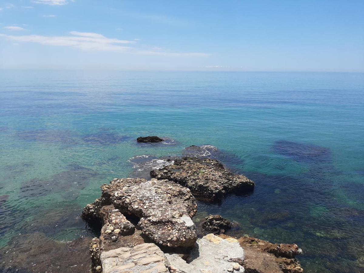 Playa Torecilla Beachfront Apartment Nerja Exterior foto